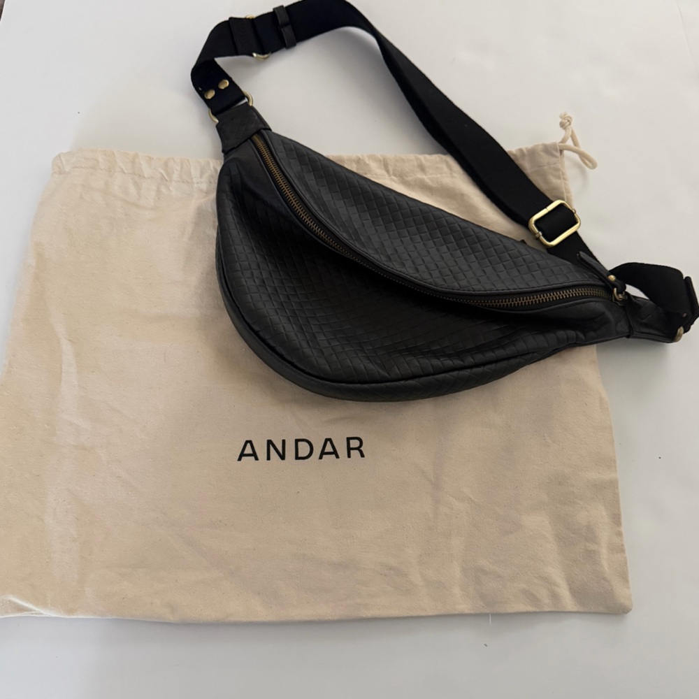 ANDAR Black Quilted Leather Crossbody Belt Bag Fanny Pack Gold Hardware